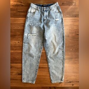 Lioness Women’s Faded Blue Relaxed Ripped Jeans 👖💙